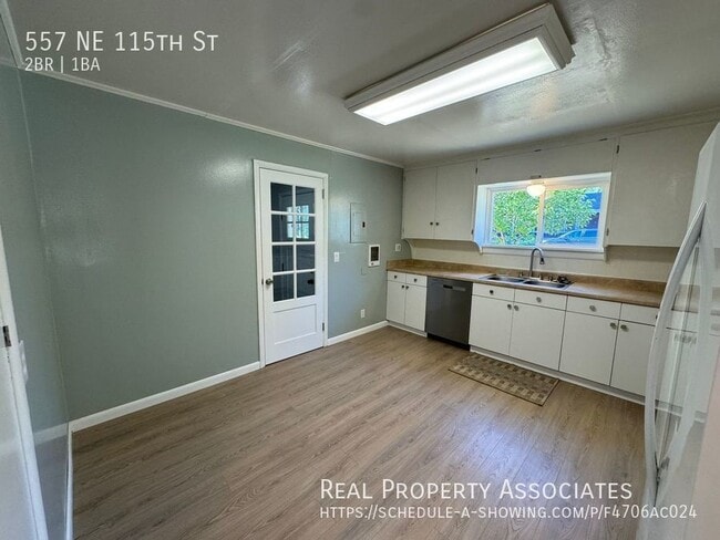 Building Photo - 557 NE 115th St