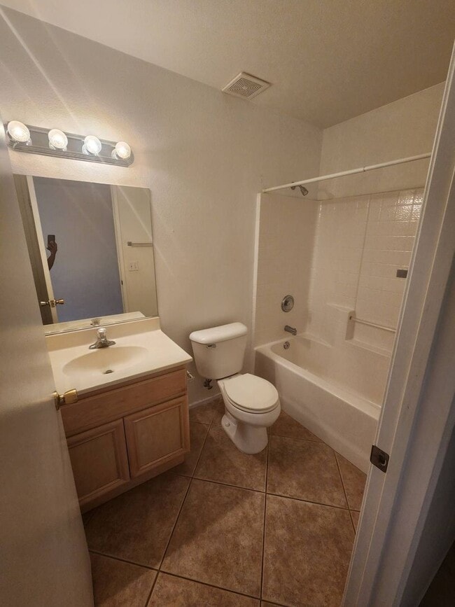 Building Photo - Beautiful Home in the Desert Vista Community
