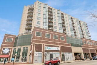 Building Photo - 1134 W Granville Ave