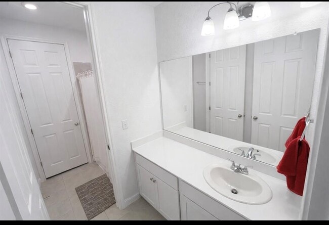 Building Photo - 20707 John Gill Dr