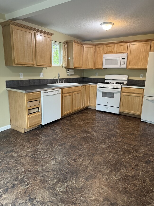 Building Photo - 6102 SE 85th Ave