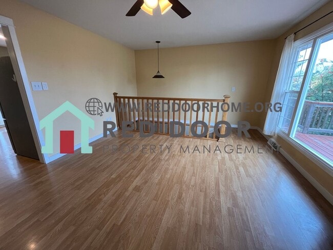 Building Photo - 4 bed / 2 bath Home with Tesla charging station