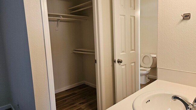 Building Photo - Shoshone Duplex