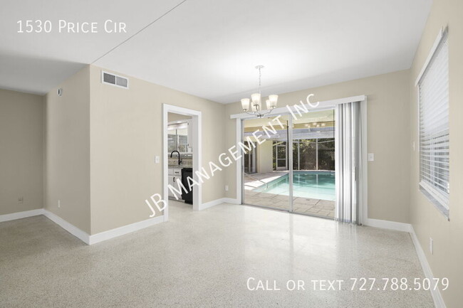 Building Photo - 1530 Price Cir