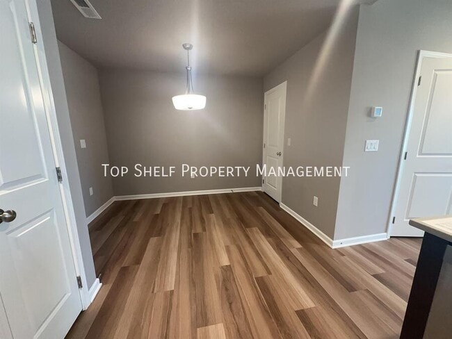 Building Photo - 2308 Hazeltine Pl