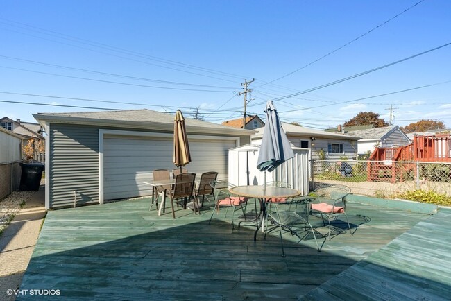 Building Photo - 4012 N Oketo Ave