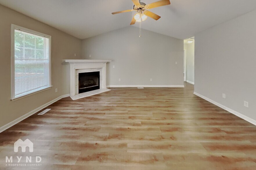 Building Photo - 589 Spaniel Ln