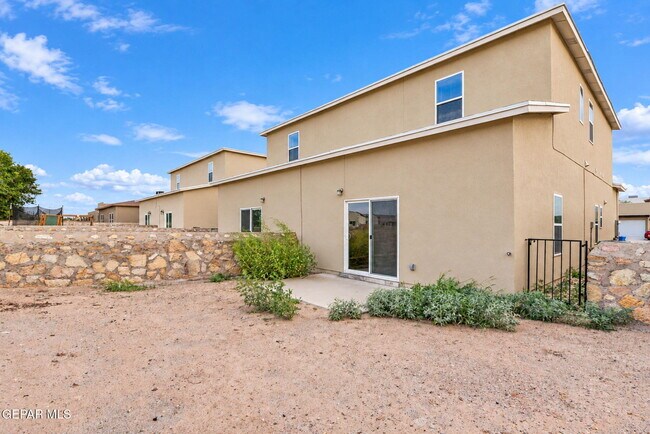 Building Photo - 716 HC Gilbert Minjares Dr