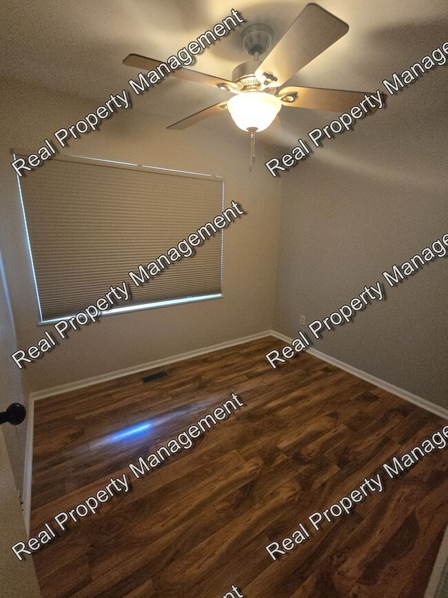 Building Photo - Three Bedroom Ranch