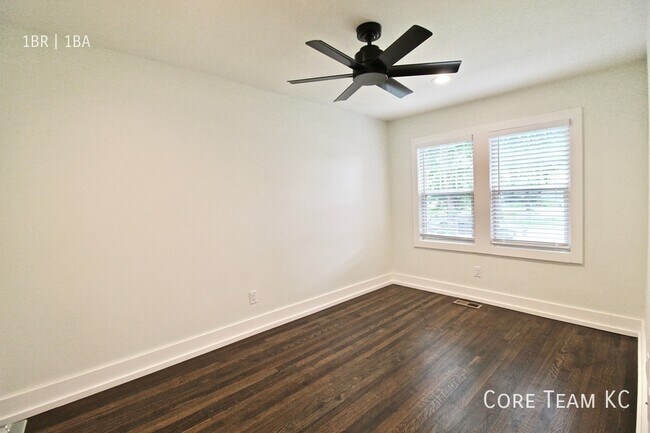 Building Photo - 4315 Roanoke Pkwy