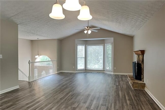 Building Photo - 77 Breckenridge Dr