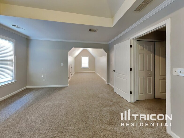 Building Photo - 257 Winding Waters Ct