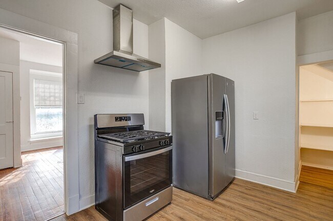 Building Photo - Large Newly Remodeled Home in Historic Fairmont- 4 Bedroom, 2 Bath- 76104