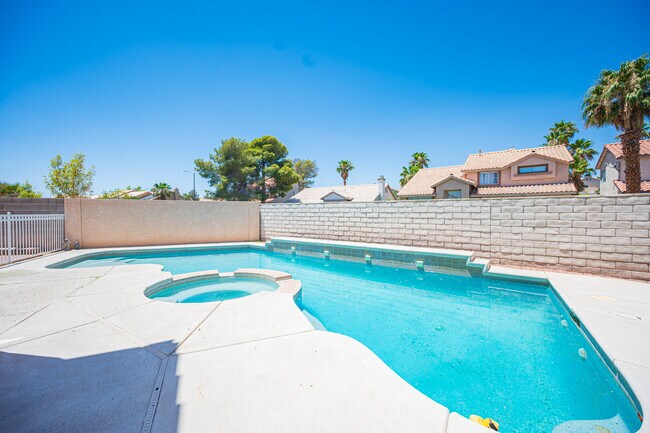 Building Photo - 1775 Walingwood Dr