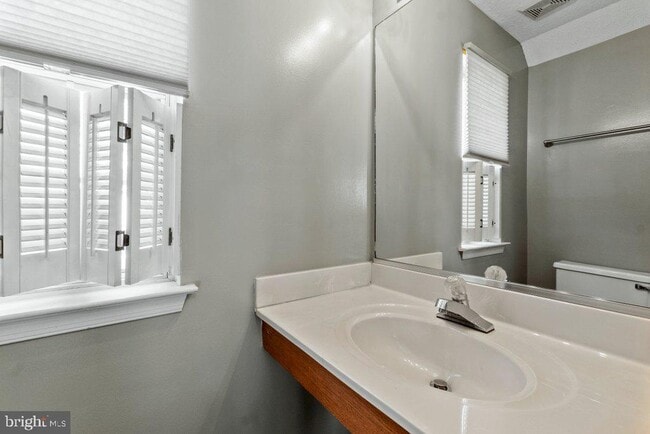 Building Photo - 10477 Campus Way S