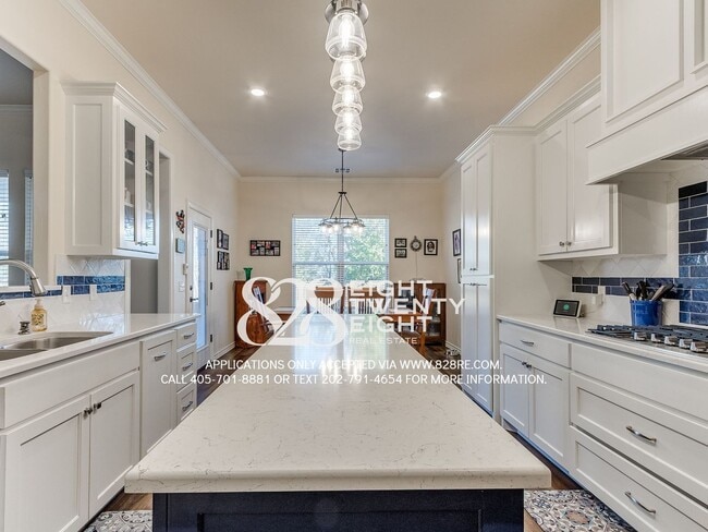 Building Photo - **COMING JANUARY 2ND!!!** STUNNINGLY BEAUTIFUL SPACIOUS 5 BED/3 BATH HOME IN ST JAMES PARK!