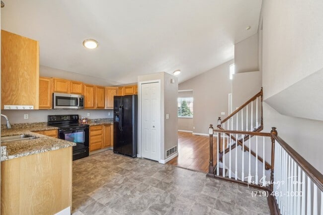 Building Photo - CHARMING 4-BEDROOM HOME NEAR FORT CARSON IN GLEN AT WIDEFIELD - Security Deposit Waiver Available