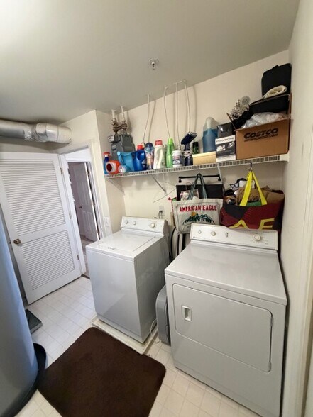 Building Photo - 46956 Courtyard Sq