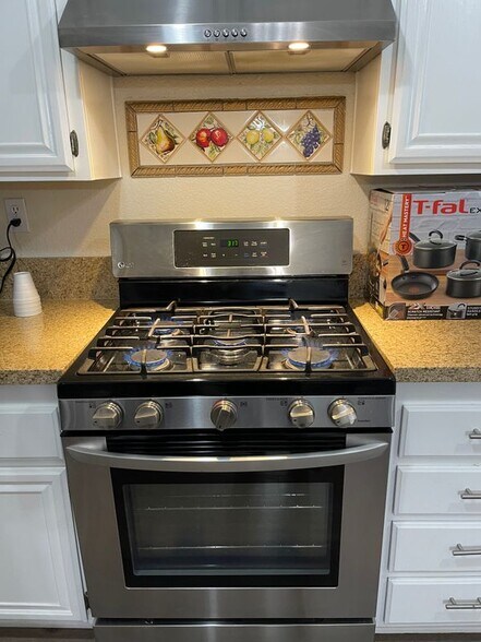 Building Photo - 717 Periwinkle Ln