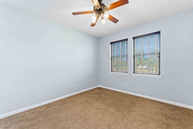 Building Photo - 25327 Oak Knot Dr