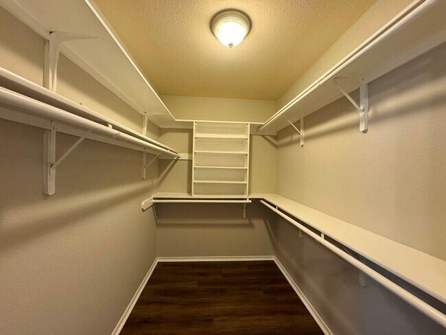 Building Photo - 1508 Highland Dr