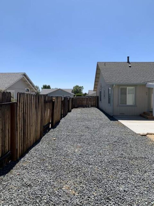 Building Photo - 2379 Albatross Way