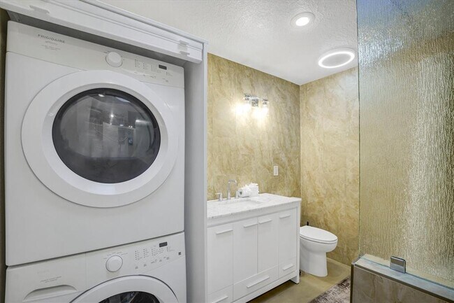 Building Photo - 455 Prestwick Pl