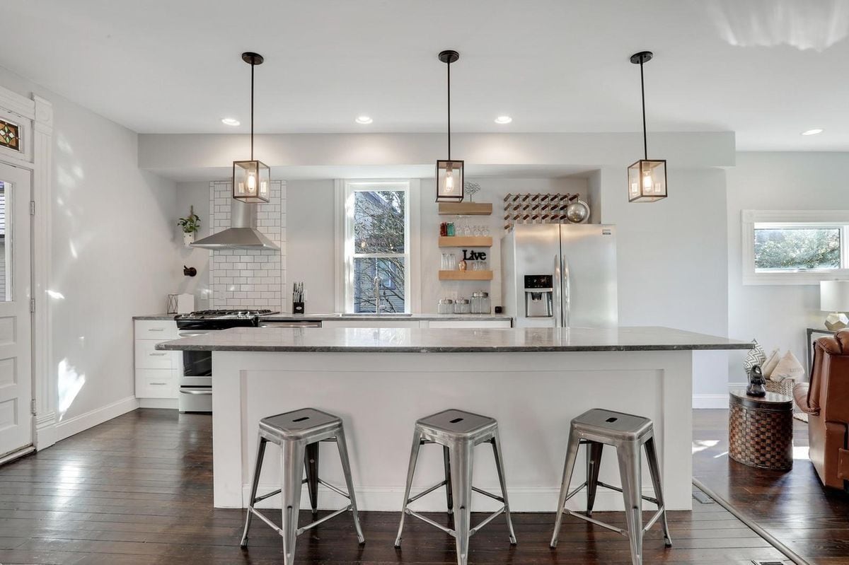 Building Photo - 799 S Lazelle St