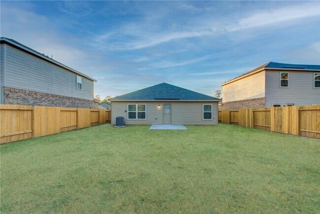 Building Photo - Charming 3BR House in Cleveland