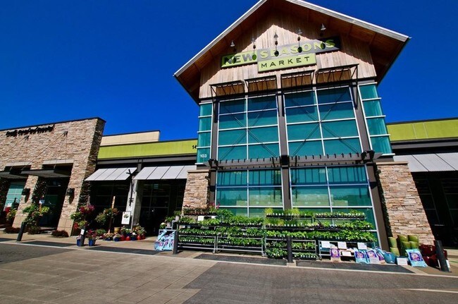 Building Photo - 16075 SW Whistling Swan Ln