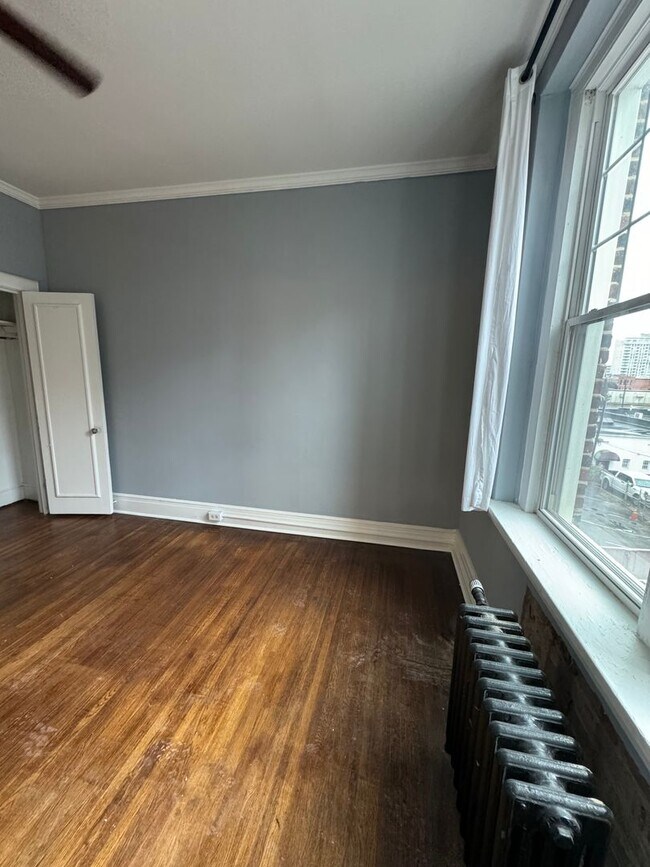 Building Photo - *COMING SOON* Charming Two Bedroom in Uptown Clt!