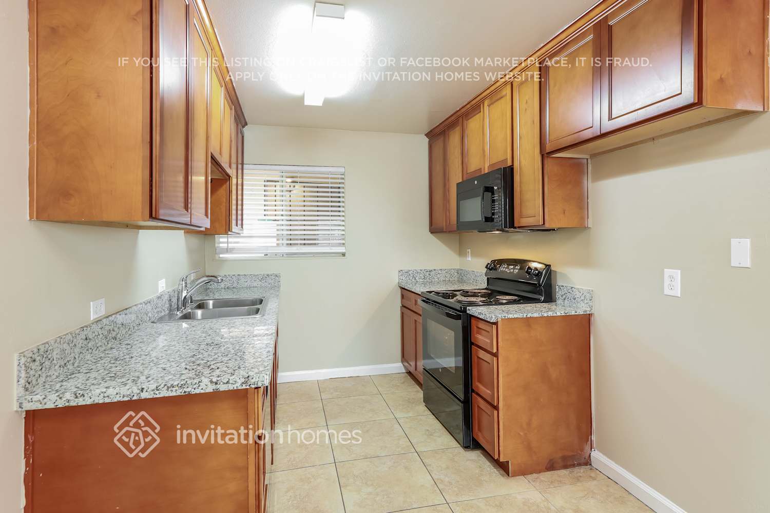 Building Photo - 525 Falcon Dr