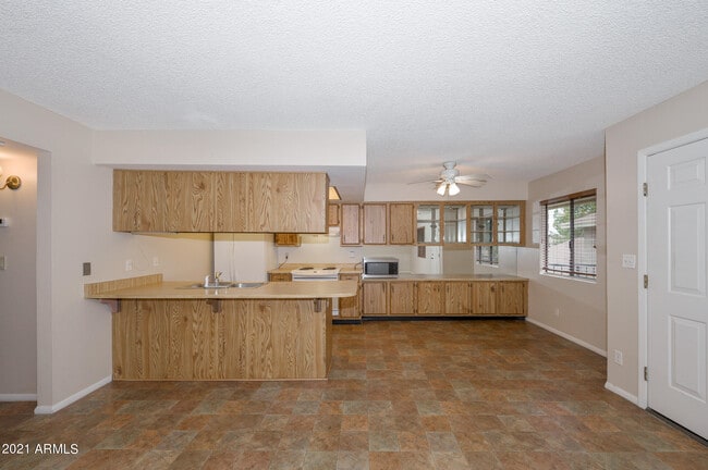 Building Photo - 1262 N 84th Pl