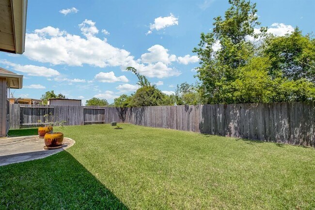 Building Photo - 21702 Alta Peak Way