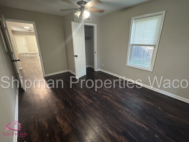 Building Photo - 3921 Cumberland Ave