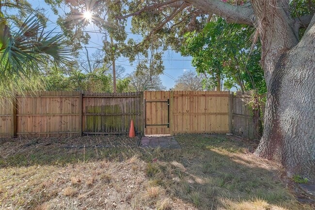 Building Photo - 4642 7th Ave N