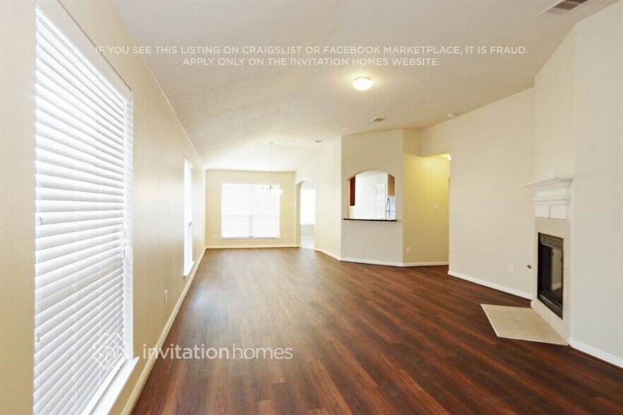 Building Photo - 129 Rodeo Dr