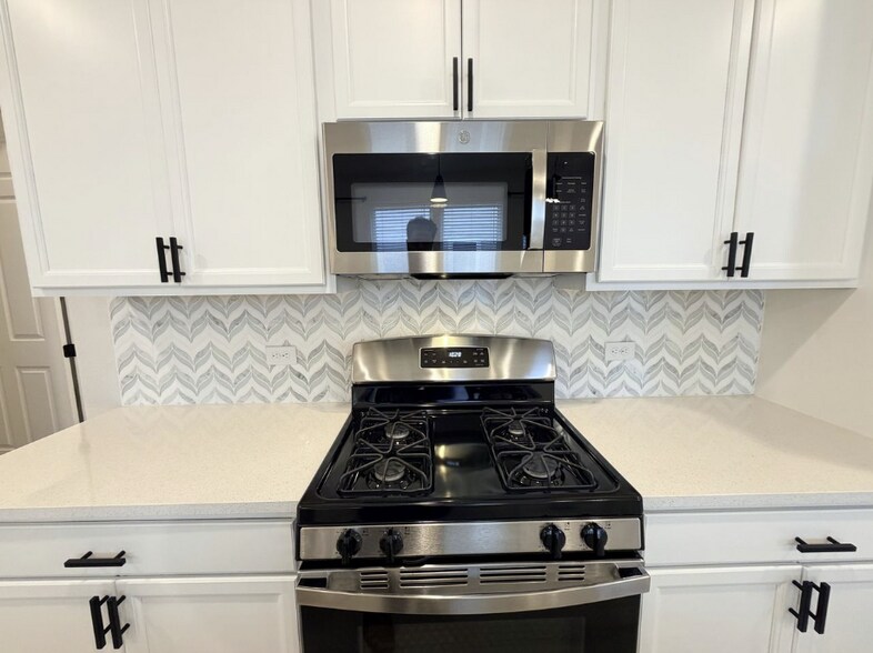 Building Photo - 162 Cedar Elm Way