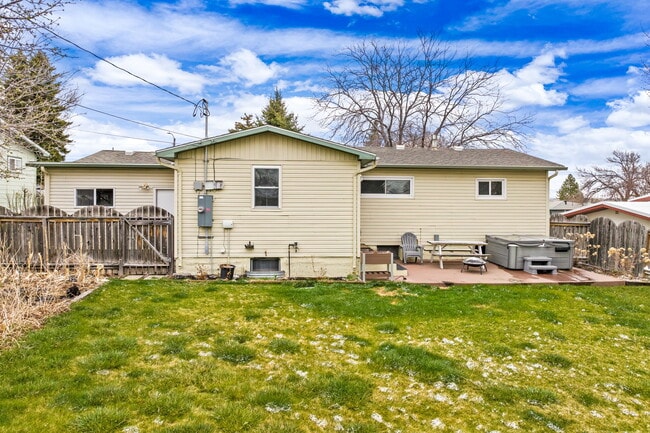 Building Photo - 1004 11th St NW