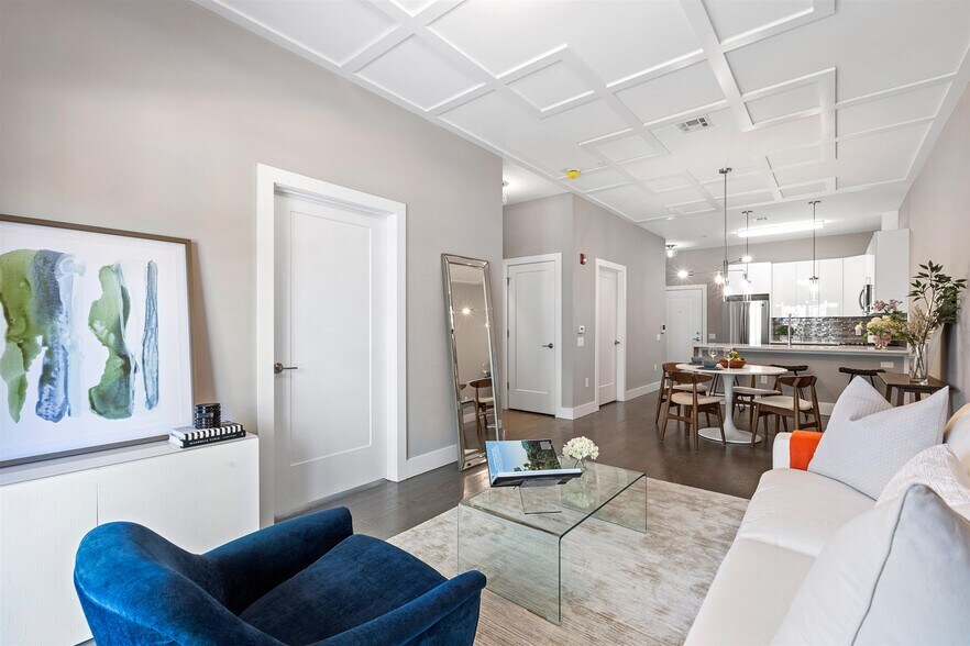 Building Photo - 313 Pine St