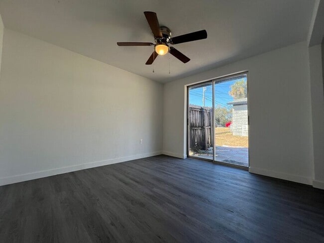 Building Photo - 9316 Grandfield Rd