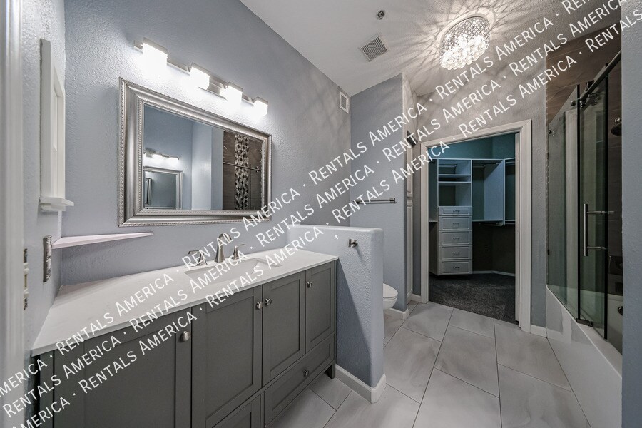Building Photo - 9555 E Raintree Dr
