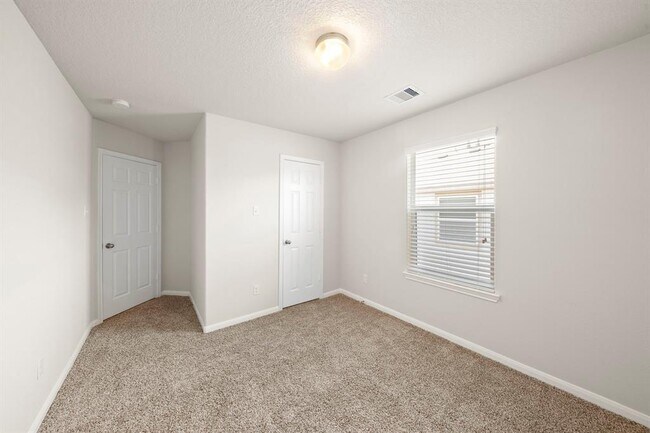 Building Photo - 2407 Lacyberry St