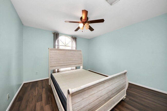 Building Photo - 1024 Glenview Dr