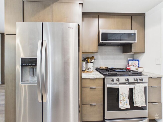 Building Photo - 12600 Esplanade St