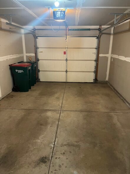 Garage - 1736 Bennett St