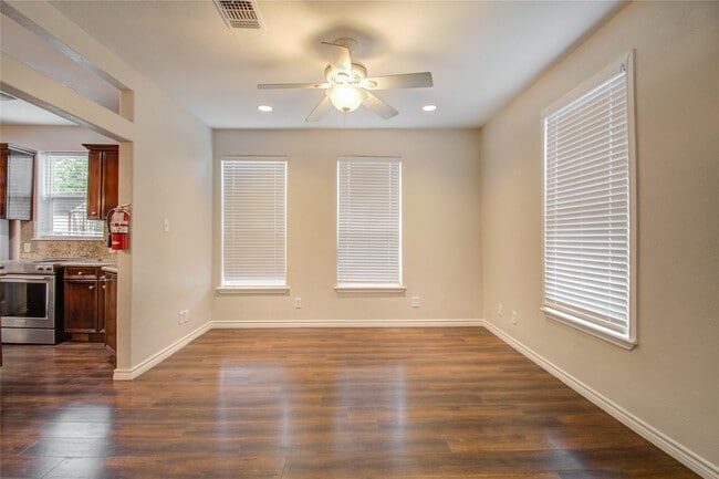 Building Photo - 2119 Kane St