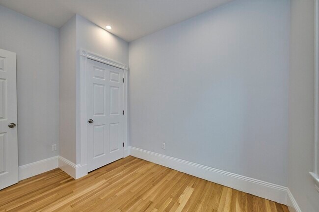 Building Photo - 38 Washburn St