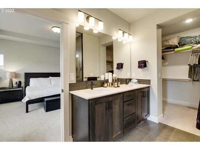 Building Photo - Beautiful Contemporary Home in Hillsboro near Reed's Crossing