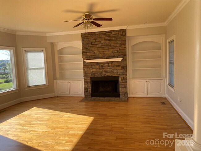 Building Photo - 144 Chandeleur Dr